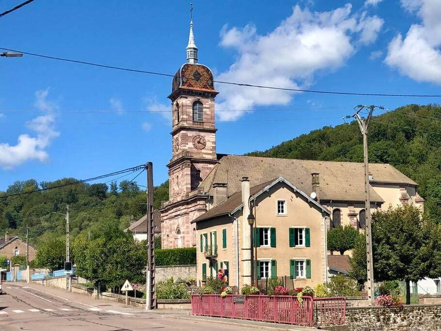 Maison Chaleureuse Au Coeur Du Village Raddon Exterior photo