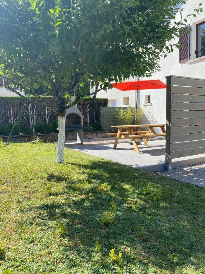 Maison Chaleureuse Au Coeur Du Village Raddon Exterior photo